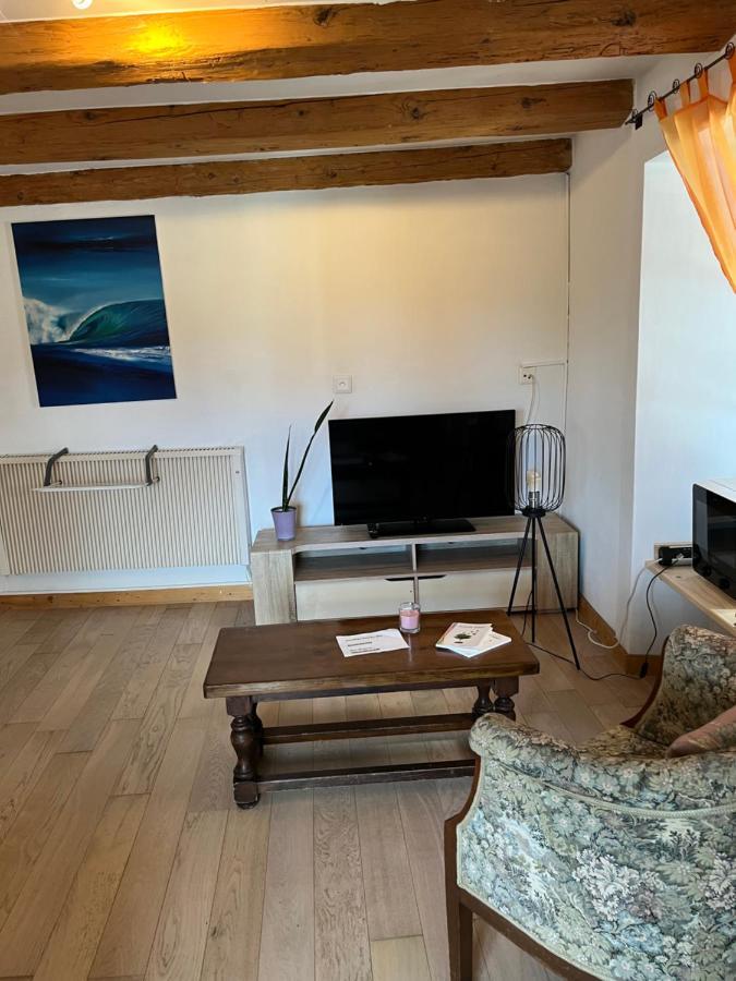 Chambre Papillon Avec Acces Terasse La Neuveville Bagian luar foto